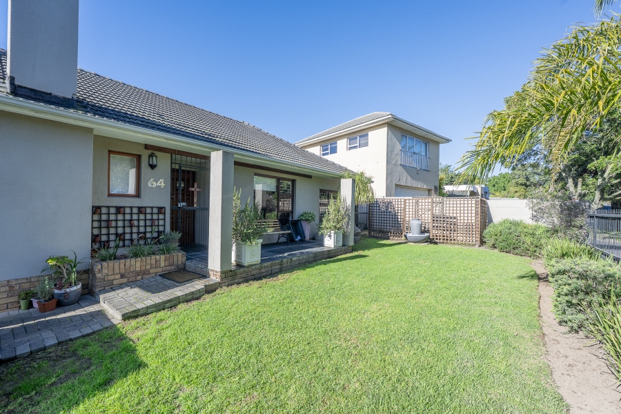 5 Bedroom Property for Sale in Kenridge Western Cape